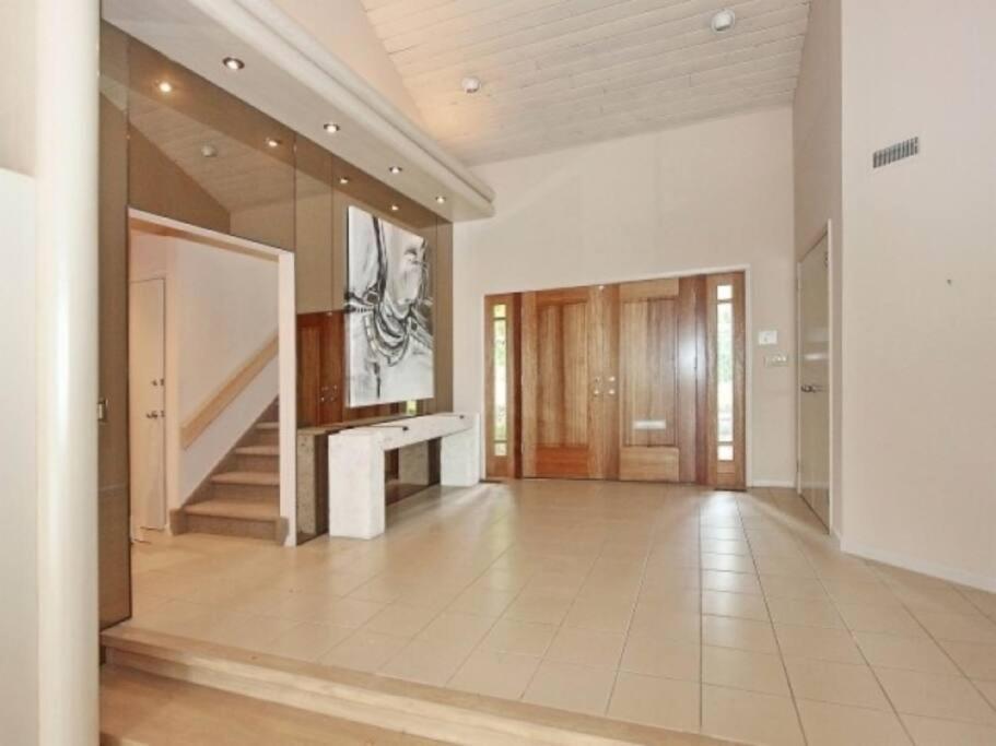 Villa Luxury Dramatic House In Livingston Extérieur photo